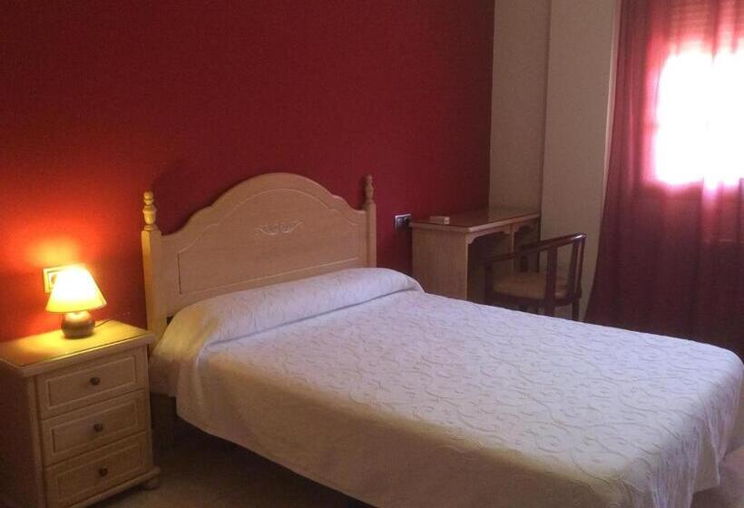 스탠다드 룸, Hostal Mont Royal