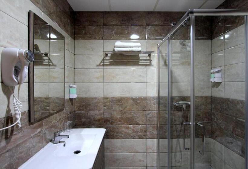 스탠다드 룸, Hostal Mont Royal