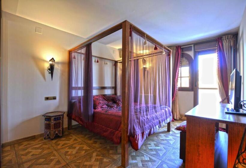 스위트, Hostal Mont Royal