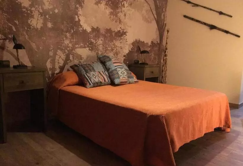 سوییت, Hostal Mont Royal