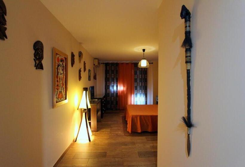 스위트, Hostal Mont Royal