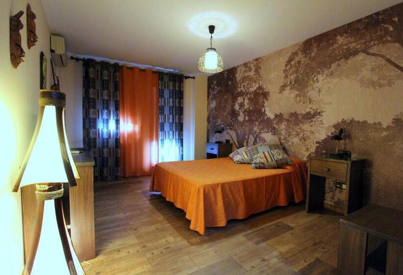 스위트, Hostal Mont Royal