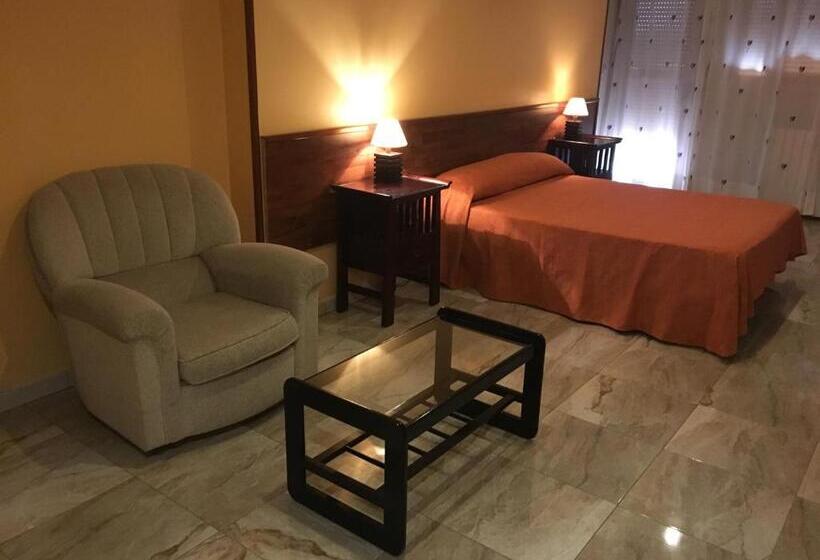 스위트, Hostal Mont Royal