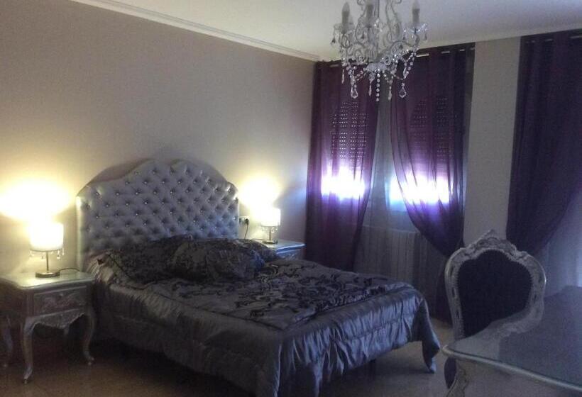 스위트, Hostal Mont Royal