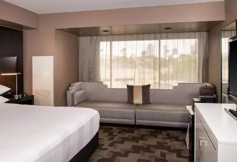 Standard-huone King-vuode, Beverly Hills Marriott