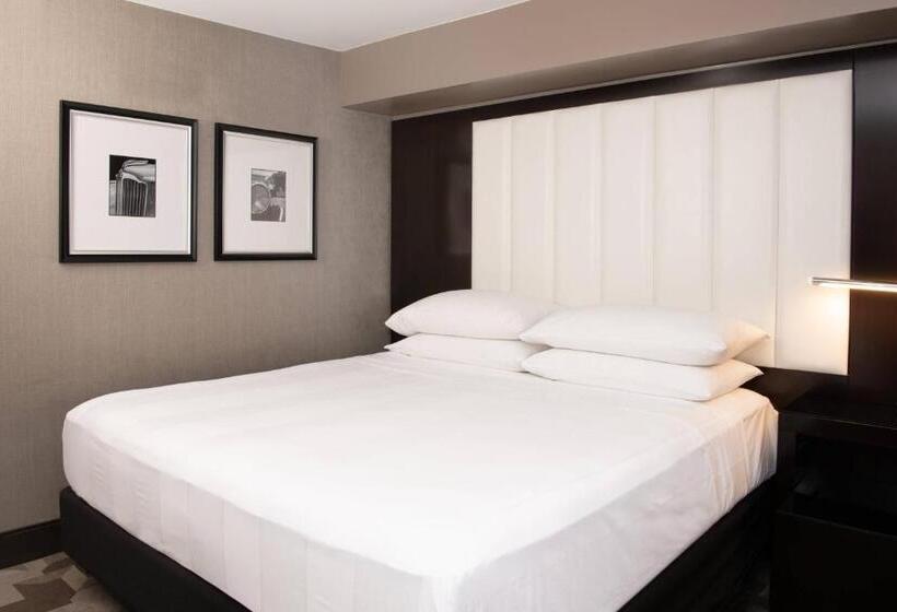 غرفة قياسية سرير كينج, Beverly Hills Marriott