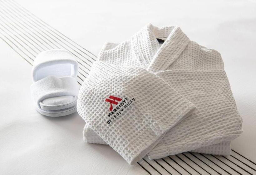 جناح, Beverly Hills Marriott