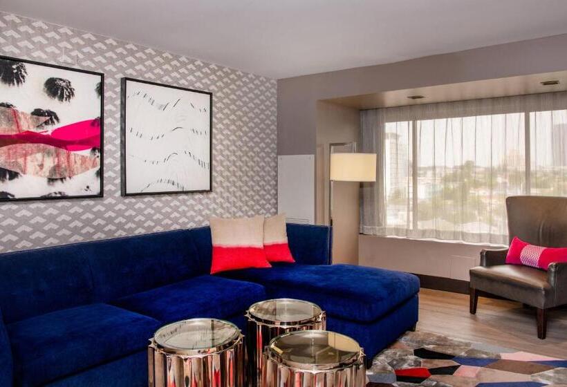 Люкс, Beverly Hills Marriott