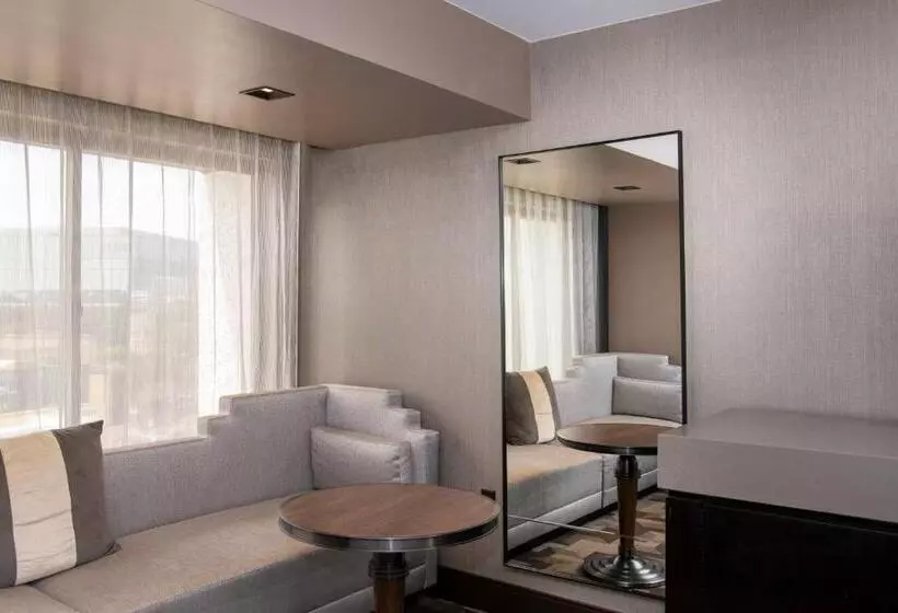 Executive-huone King-vuode, Beverly Hills Marriott