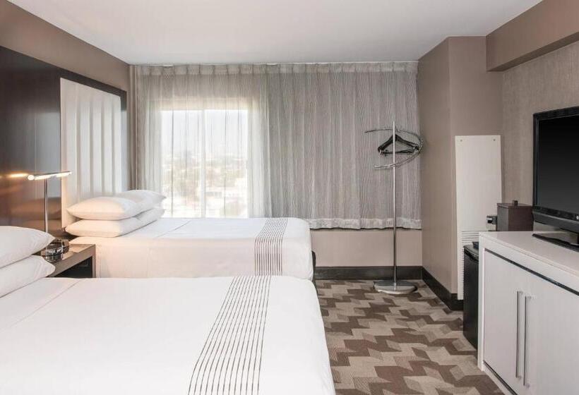 غرفه قياسيه سريرين مزدوجين, Beverly Hills Marriott