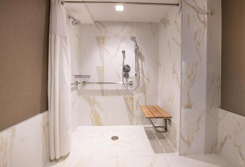 غرفة قياسية سرير كينج لذوى الإحتياجات الخاصة, Beverly Hills Marriott