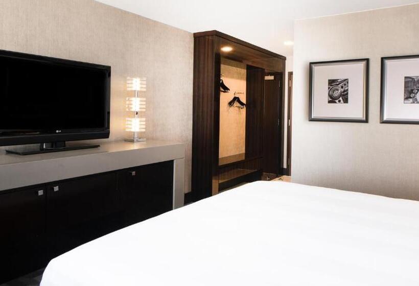 Номер Стандарт Кровать Кинг Адаптированный для Инвалидов, Beverly Hills Marriott