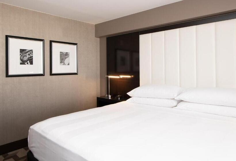 غرفة قياسية سرير كينج لذوى الإحتياجات الخاصة, Beverly Hills Marriott