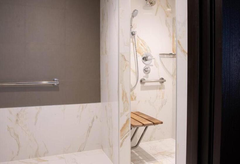 غرفة قياسية سرير كينج لذوى الإحتياجات الخاصة, Beverly Hills Marriott