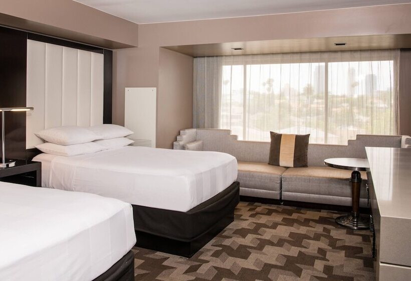 Номер Стандарт 2 Двуспальные Кровати, Beverly Hills Marriott