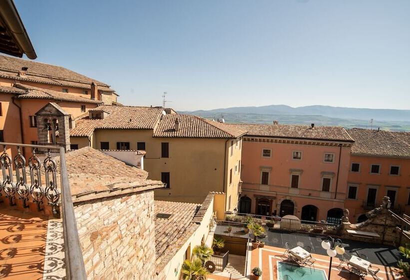 اتاق کلاسیک, Fonte Cesia