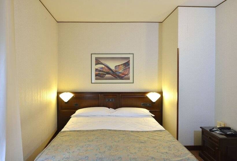 اتاق عادی, Fonte Cesia