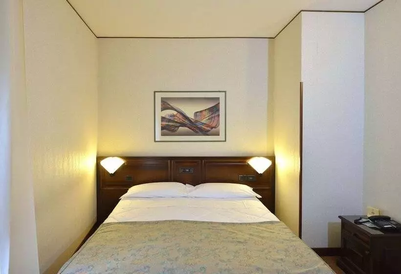 Basic-huone, Fonte Cesia