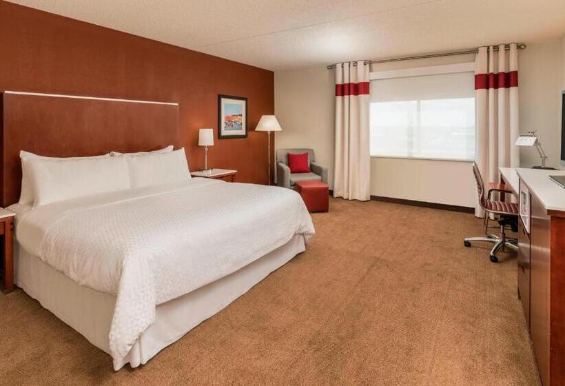 キングサイズベッドのスタンダードルーム, Four Points By Sheraton Boston Logan Airport Revere