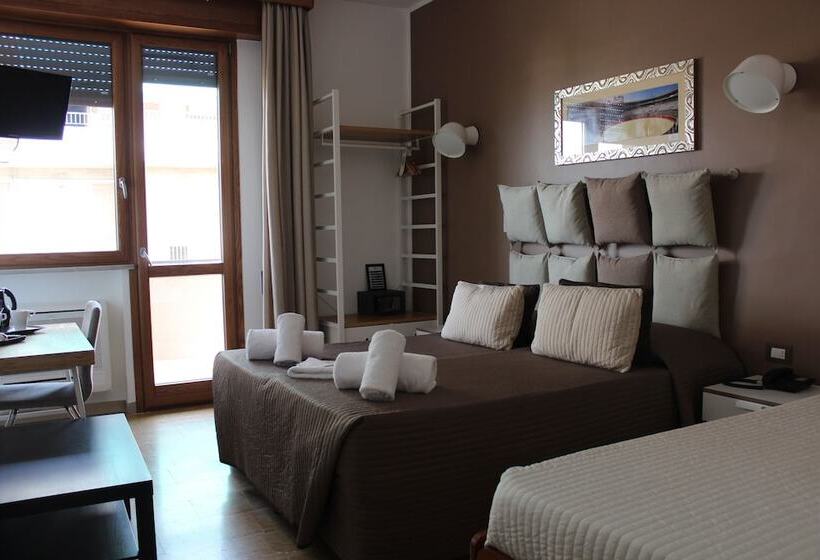 اتاق استاندارد سه نفره, Franchi