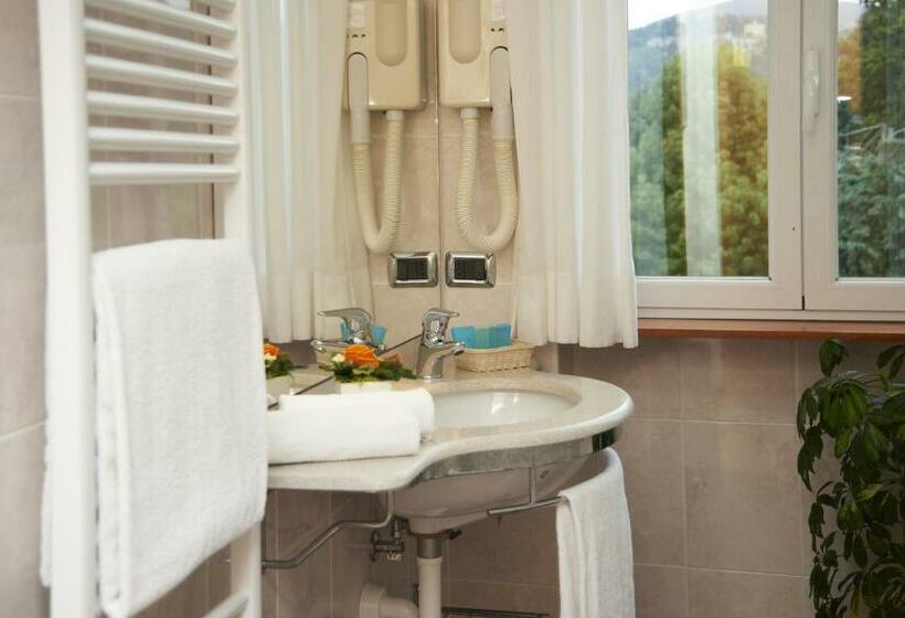 标准间带湖景, La Bussola