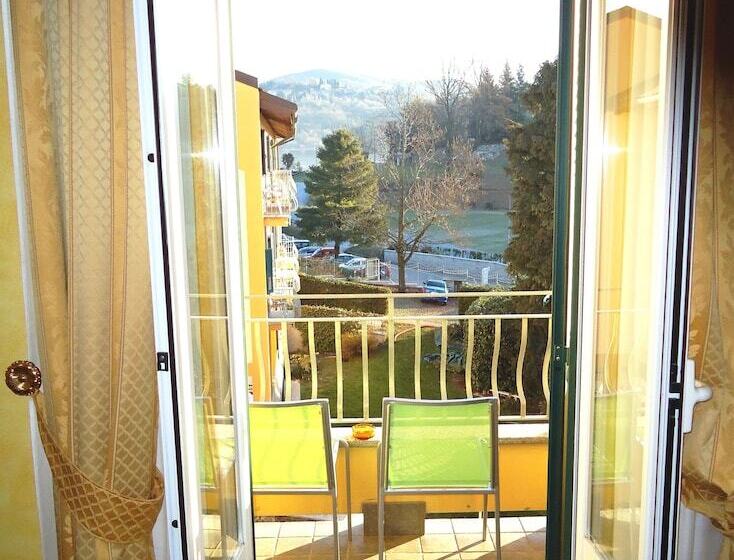 标准间带湖景, La Bussola