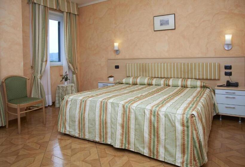 带景观的三人标准房间, La Bussola