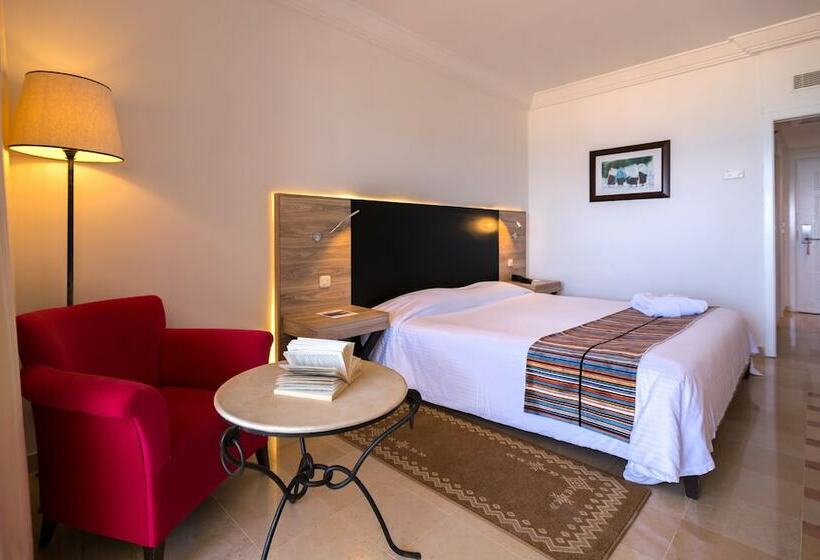 غرفة قياسية ثلاثية مطلة علي الحديقة, Medina Solaria And Thalasso