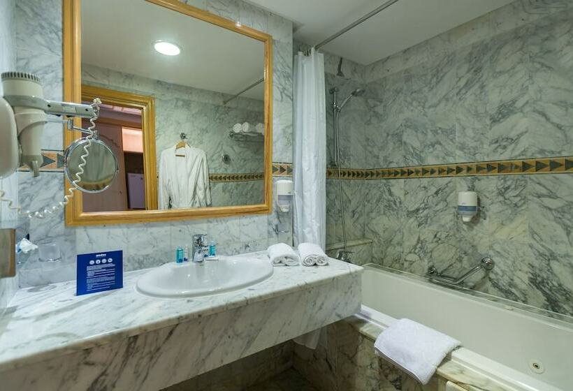 غرفة قياسية مطلّة علي البحر, Medina Solaria And Thalasso