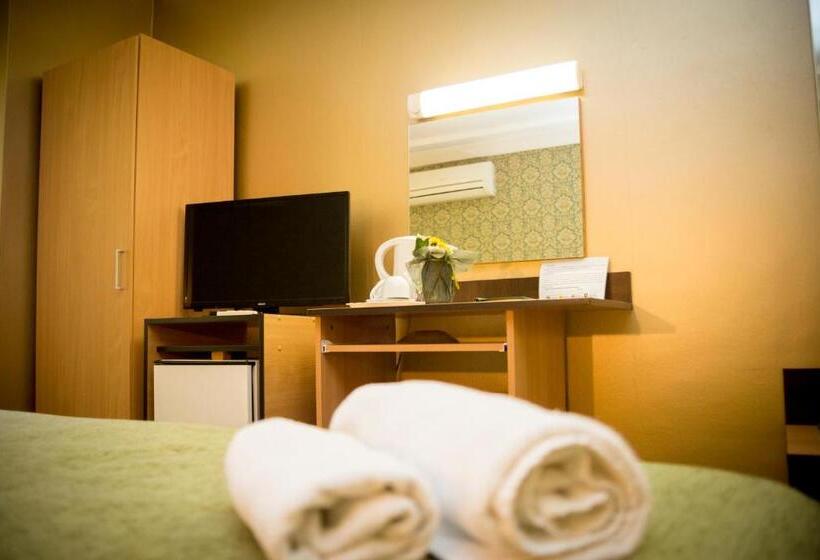 이코노미 룸, Noviz