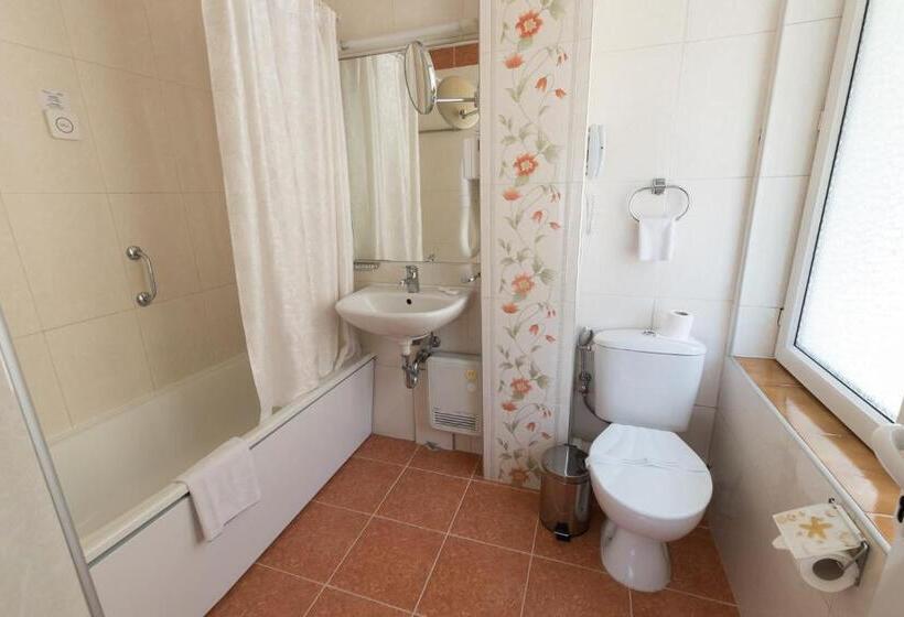 스탠다드 룸, Noviz