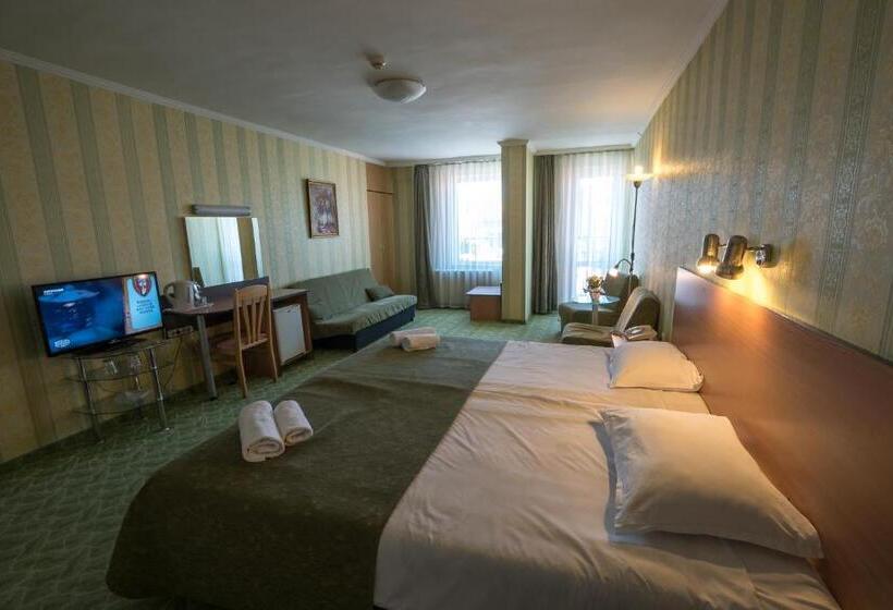 수피리어 룸, Noviz