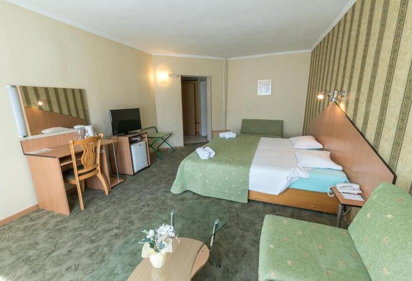 수피리어 룸, Noviz