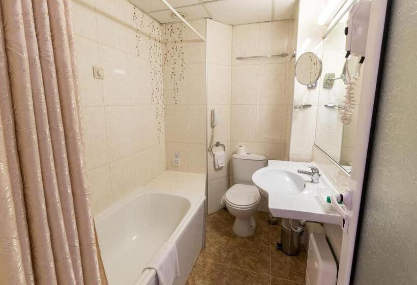 침실 2개 아파트, Noviz