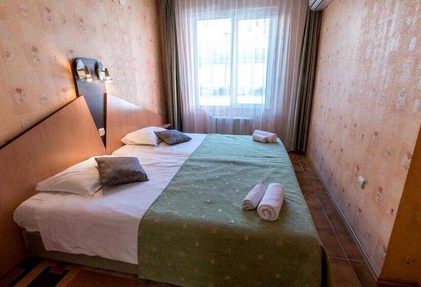 침실 2개 아파트, Noviz