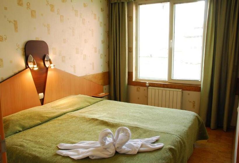 침실 2개 아파트, Noviz