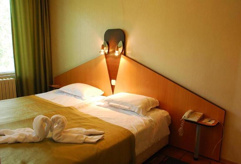 침실 2개 아파트, Noviz