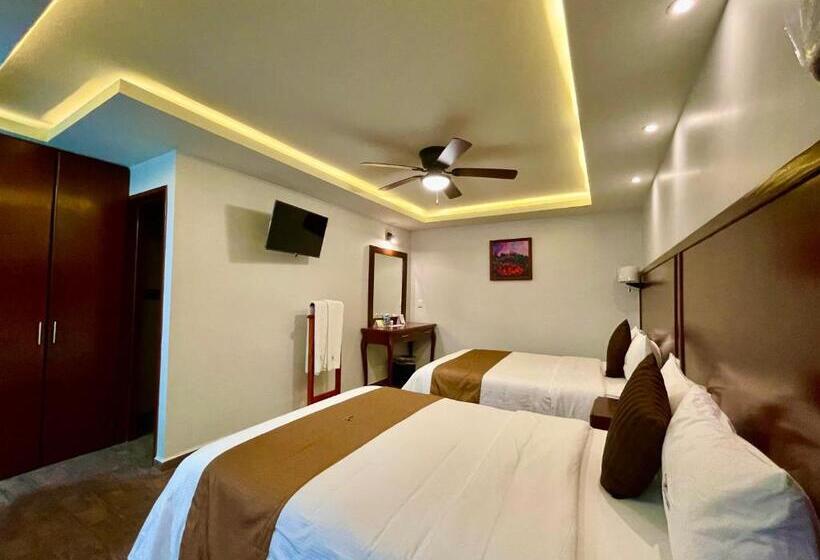 جناح جونيور ديلوكس, Puebla Plaza