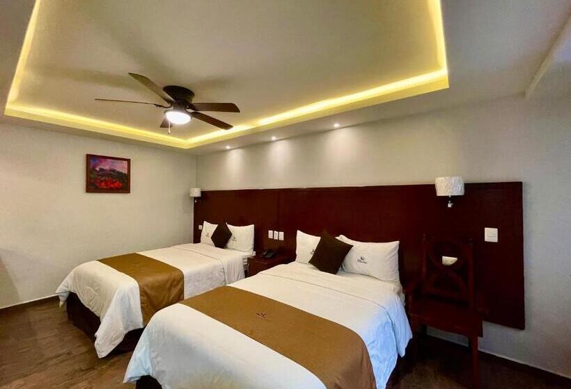 جناح جونيور ديلوكس, Puebla Plaza