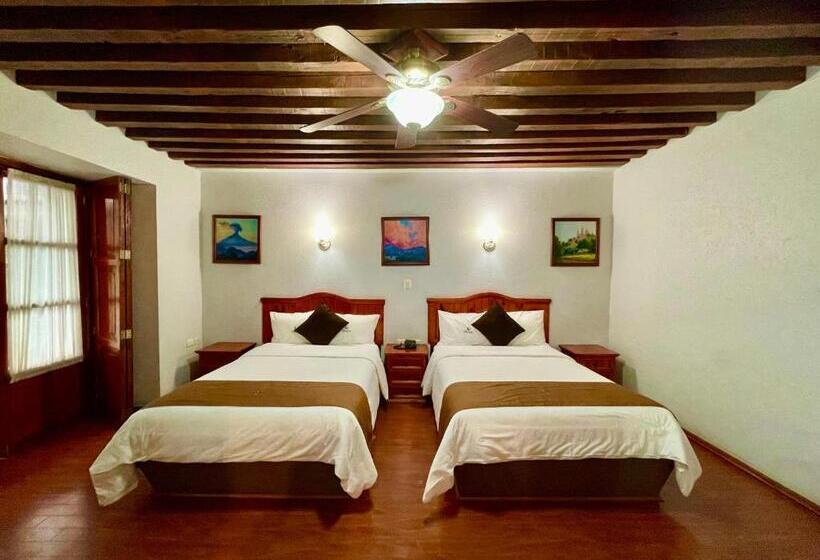 غرفة قياسية رباعية, Puebla Plaza