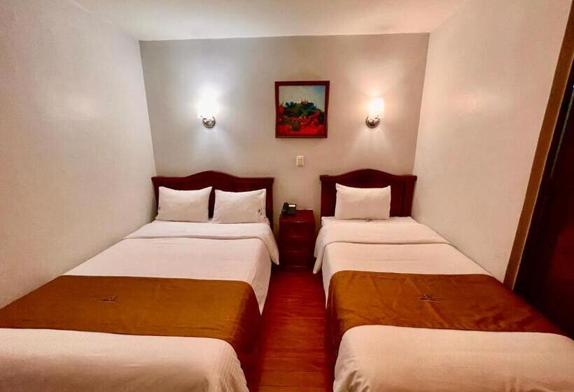 غرفة قياسية ثلاثية, Puebla Plaza