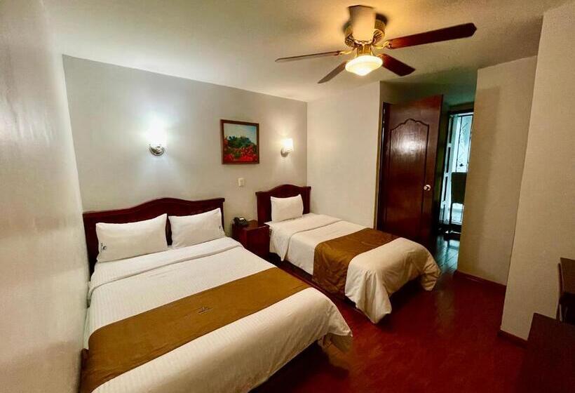 غرفة قياسية ثلاثية, Puebla Plaza