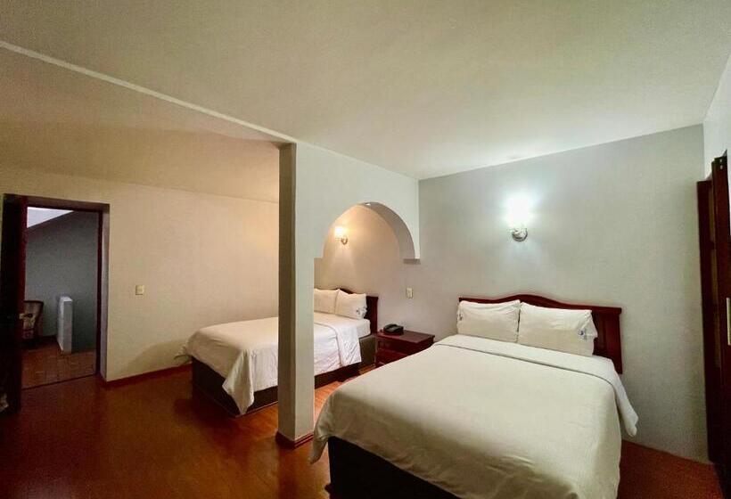 غرفة قياسية ثلاثية, Puebla Plaza