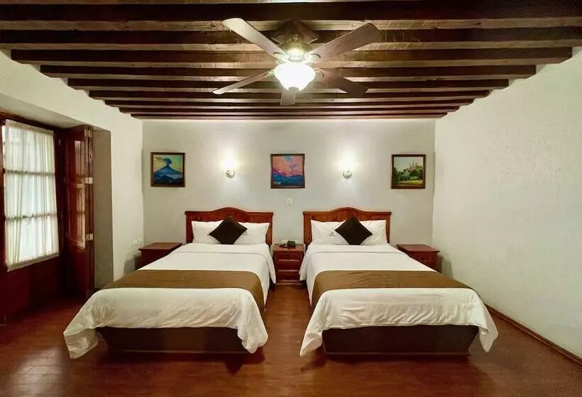 اتاق استاندارد چهار تخته, Puebla Plaza