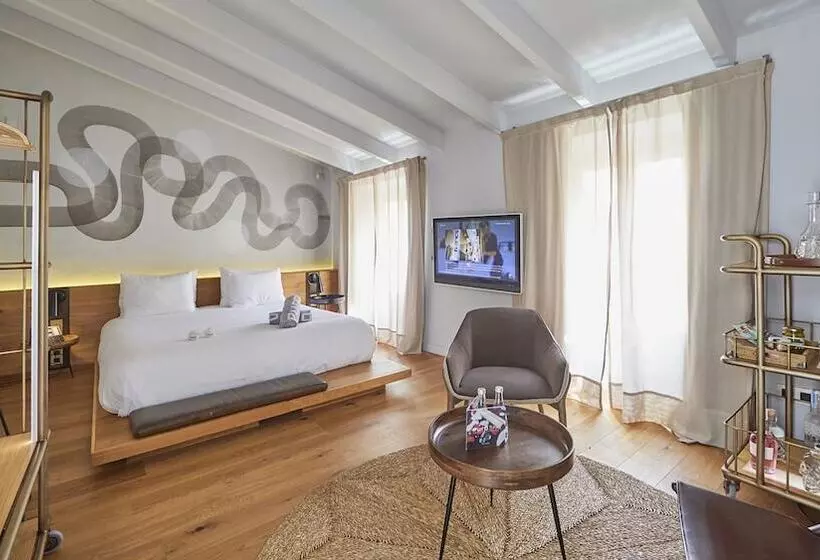 سوییت جونیور, Puro Hotel Oasis Urbano