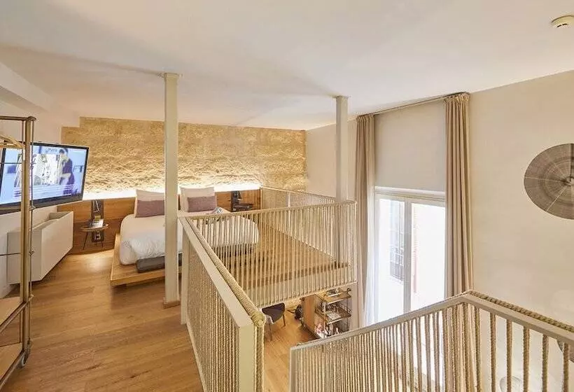 سوییت, Puro Hotel Oasis Urbano