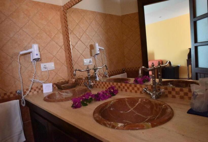 Полулюкс, De Naturaleza Rodalquilar & Spa Cabo De Gata