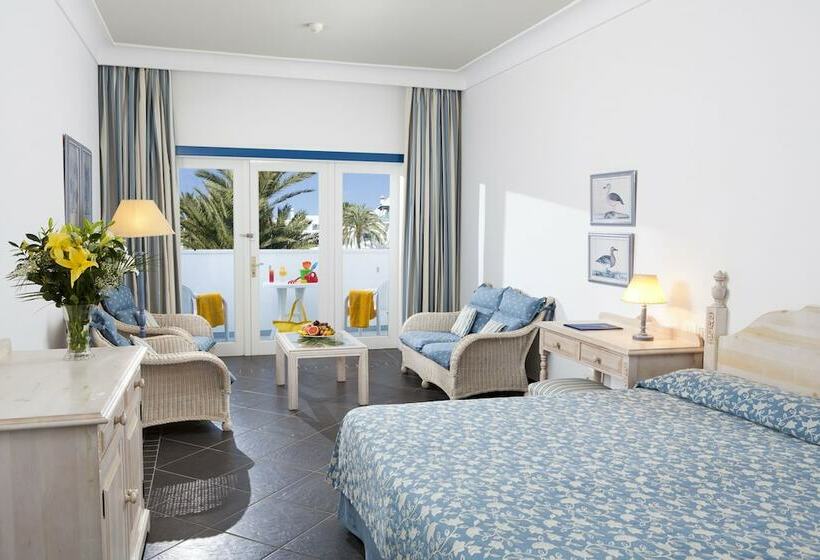 Полулюкс, Seaside Los Jameos