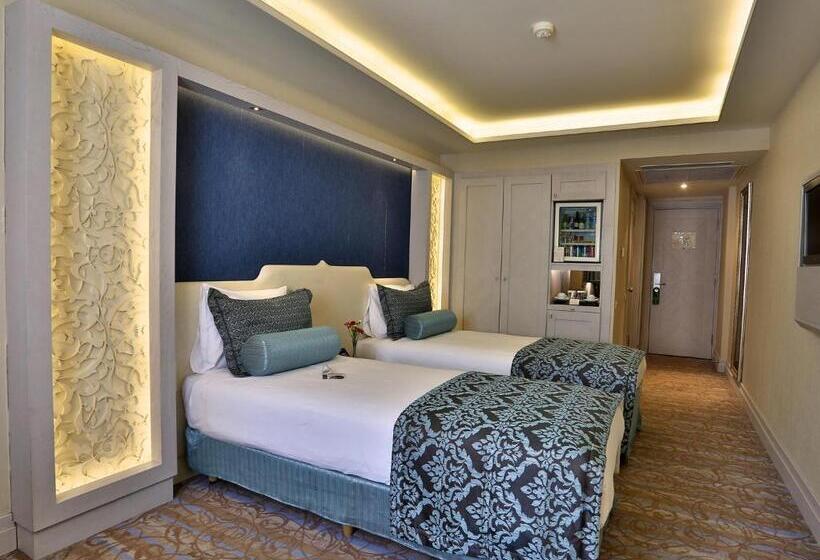 اتاق استاندارد سه نفره, Zurich Istanbul Old City