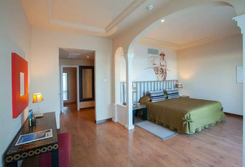 سوئیت سینیور, Lopesan Villa del Conde Resort & Thalasso